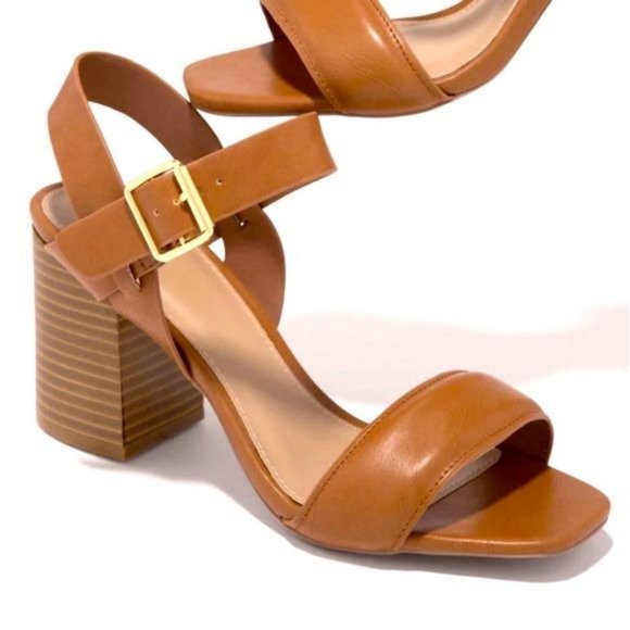 !! NEW !! Vegan Leather Ankle Strap Block Heels in Tan - Picture 6 of 8